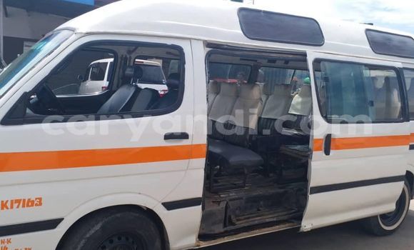 Acheter Occasion Voiture Toyota Hiace Blanc à Lusaka, Zambie Acheter Occasion Voiture Toyota Hiace Blanc à Lusaka, Zambie