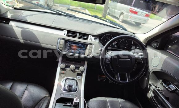 Acheter Occasion Voiture Land Rover Range Rover Evoque Blanc à Lusaka, Zambie Acheter Occasion Voiture Land Rover Range Rover Evoque Blanc à Lusaka, Zambie