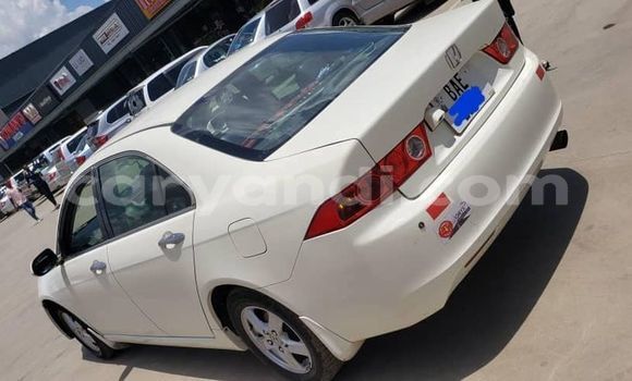 Acheter Occasion Voiture Honda Accord Blanc à Lusaka, Zambie Acheter Occasion Voiture Honda Accord Blanc à Lusaka, Zambie