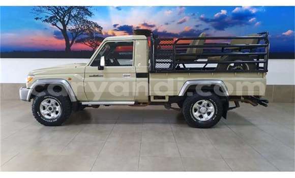 Acheter Occasion Voiture Toyota Land Cruiser Beige à Lusaka, Zambie Acheter Occasion Voiture Toyota Land Cruiser Beige à Lusaka, Zambie
