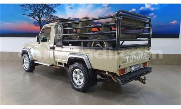 Acheter Occasion Voiture Toyota Land Cruiser Beige à Lusaka, Zambie Acheter Occasion Voiture Toyota Land Cruiser Beige à Lusaka, Zambie