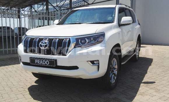 Acheter Occasion Voiture Toyota Land Cruiser Prado Blanc à Lusaka, Zambie