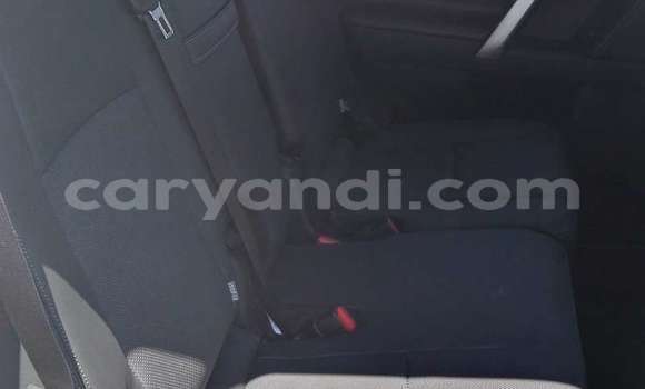 Acheter Occasion Voiture Toyota Land Cruiser Prado Blanc à Lusaka, Zambie Acheter Occasion Voiture Toyota Land Cruiser Prado Blanc à Lusaka, Zambie