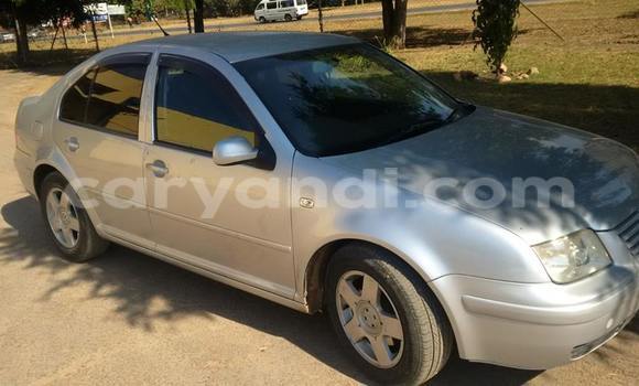 Nunua Ilio tumika Volkswagen Beetle Fedha Gari ndani ya Kitwe nchini Zambia Nunua Ilio tumika Volkswagen Beetle Fedha Gari ndani ya Kitwe nchini Zambia