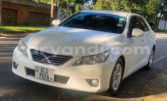 Nunua Ilio tumika Toyota Mark X Nyeupe Gari ndani ya Lusaka nchini Zambia