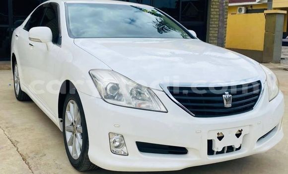 Buy Used Toyota Crown White Car in Lusaka in Zambia