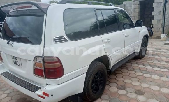 Nunua Ilio tumika Toyota Land Cruiser Nyeupe Gari ndani ya Lusaka nchini Zambia Nunua Ilio tumika Toyota Land Cruiser Nyeupe Gari ndani ya Lusaka nchini Zambia
