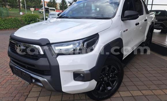 Buy Used Toyota Hilux White Car in Lusaka in Zambia