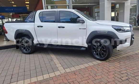 Buy Used Toyota Hilux White Car in Lusaka in Zambia Buy Used Toyota Hilux White Car in Lusaka in Zambia