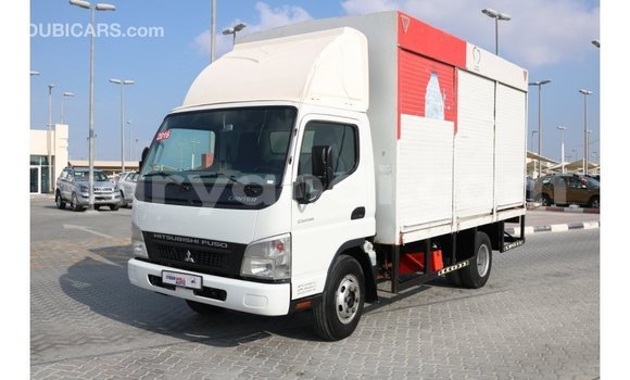 Buy Import Mitsubishi Canter White Truck in Import - Dubai in Zambia