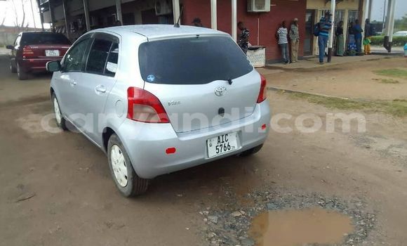 Acheter Occasion Voiture Toyota Vitz Gris à Kitwe, Zambie Acheter Occasion Voiture Toyota Vitz Gris à Kitwe, Zambie