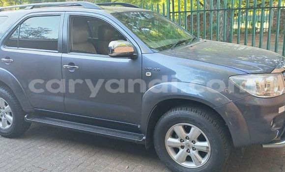 Acheter Occasion Voiture Toyota Fortuner Bleu à Lusaka, Zambie Acheter Occasion Voiture Toyota Fortuner Bleu à Lusaka, Zambie