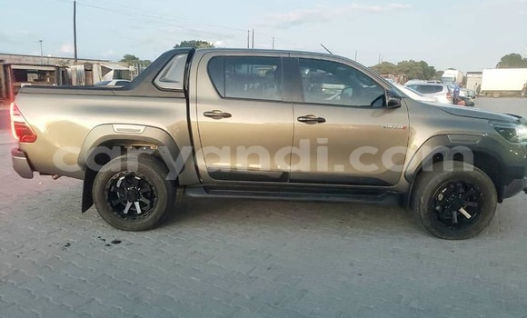 Buy Used Toyota Hilux Green Car in Lusaka in Zambia
