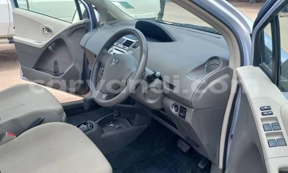 Acheter Occasion Voiture Toyota Vitz Gris à Lusaka, Zambie Acheter Occasion Voiture Toyota Vitz Gris à Lusaka, Zambie