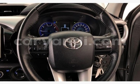 Acheter Occasion Voiture Toyota Hilux Gris à Lusaka, Zambie Acheter Occasion Voiture Toyota Hilux Gris à Lusaka, Zambie
