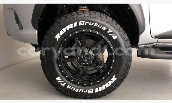 Acheter Occasion Voiture Toyota Hilux Gris à Lusaka, Zambie Acheter Occasion Voiture Toyota Hilux Gris à Lusaka, Zambie