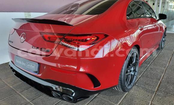 Tenga Tsaru Mercedes-Benz GLC 250D Tsvuku Mota in Lusaka in Zambia Tenga Tsaru Mercedes-Benz GLC 250D Tsvuku Mota in Lusaka in Zambia