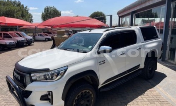 Acheter Occasion Voiture Toyota Hilux Blanc à Lusaka, Zambie
