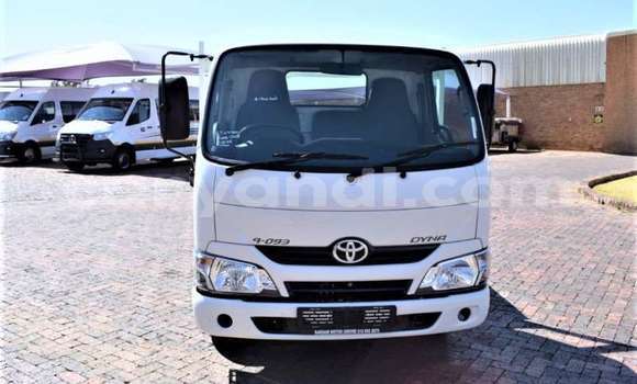 Buy Used Toyota Dyna White Truck in Chilanga in Lusaka Buy Used Toyota Dyna White Truck in Chilanga in Lusaka