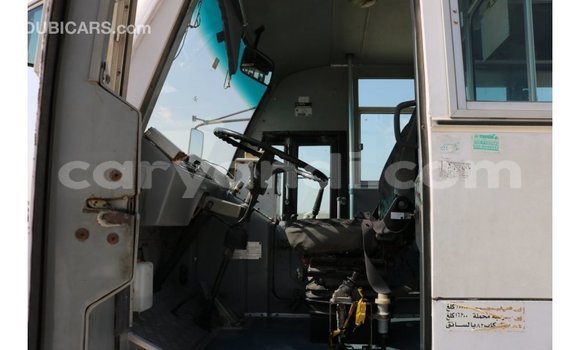 Buy Import Tata Xenon White Car in Import - Dubai in Zambia