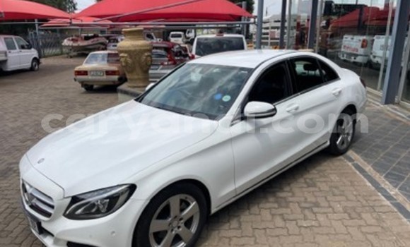 Tenga Tsaru Mercedes‒Benz 200 Chena Mota in Lusaka in Zambia Tenga Tsaru Mercedes‒Benz 200 Chena Mota in Lusaka in Zambia