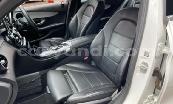 Tenga Tsaru Mercedes‒Benz 200 Chena Mota in Lusaka in Zambia Tenga Tsaru Mercedes‒Benz 200 Chena Mota in Lusaka in Zambia