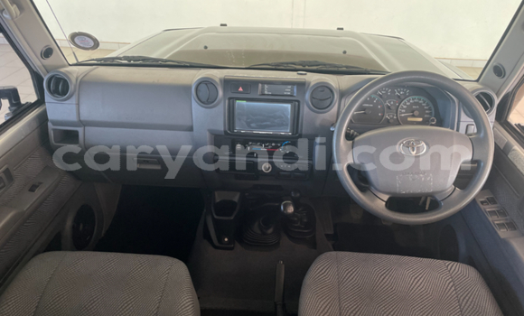 Nunua Ilio tumika Toyota Land Cruiser Fedha Gari ndani ya Lusaka nchini Zambia Nunua Ilio tumika Toyota Land Cruiser Fedha Gari ndani ya Lusaka nchini Zambia