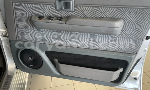 Nunua Ilio tumika Toyota Land Cruiser Fedha Gari ndani ya Lusaka nchini Zambia Nunua Ilio tumika Toyota Land Cruiser Fedha Gari ndani ya Lusaka nchini Zambia