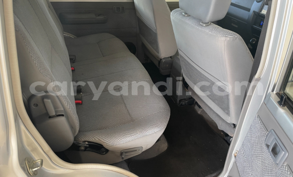 Nunua Ilio tumika Toyota Land Cruiser Fedha Gari ndani ya Lusaka nchini Zambia Nunua Ilio tumika Toyota Land Cruiser Fedha Gari ndani ya Lusaka nchini Zambia