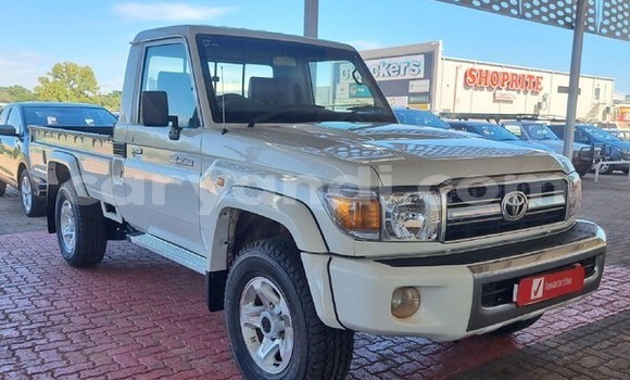 Acheter Occasion Voiture Toyota Land Cruiser Blanc à Lusaka, Zambie