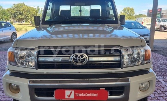 Buy Used Toyota Land Cruiser White Car in Lusaka in Zambia Buy Used Toyota Land Cruiser White Car in Lusaka in Zambia
