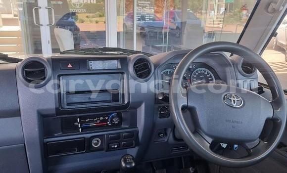 Buy Used Toyota Land Cruiser White Car in Lusaka in Zambia Buy Used Toyota Land Cruiser White Car in Lusaka in Zambia