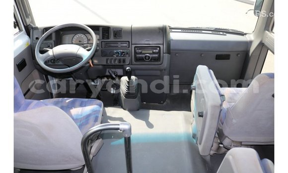 Buy Import Nissan Evalia White Truck in Import - Dubai in Zambia