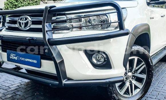 Acheter Occasion Voiture Toyota Hilux Blanc à Lusaka, Zambie Acheter Occasion Voiture Toyota Hilux Blanc à Lusaka, Zambie