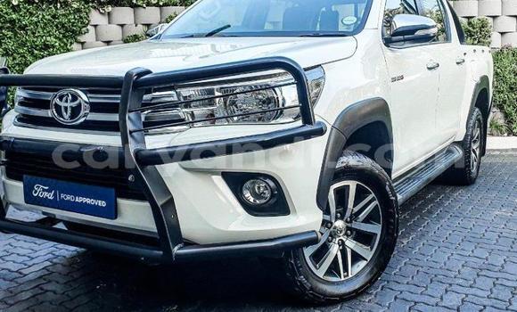 Acheter Occasion Voiture Toyota Hilux Blanc à Lusaka, Zambie Acheter Occasion Voiture Toyota Hilux Blanc à Lusaka, Zambie