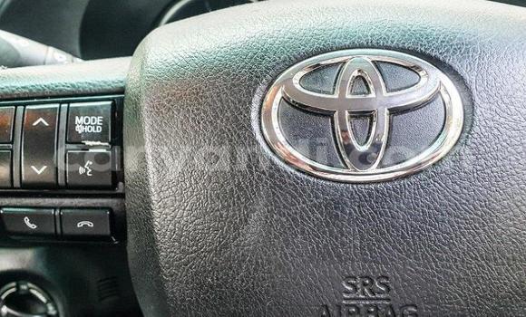 Acheter Occasion Voiture Toyota Hilux Blanc à Lusaka, Zambie Acheter Occasion Voiture Toyota Hilux Blanc à Lusaka, Zambie