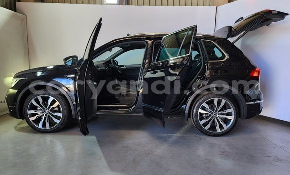 Nunua Ilio tumika Volkswagen Tiguan Nyeusi Gari ndani ya Lusaka nchini Zambia Nunua Ilio tumika Volkswagen Tiguan Nyeusi Gari ndani ya Lusaka nchini Zambia