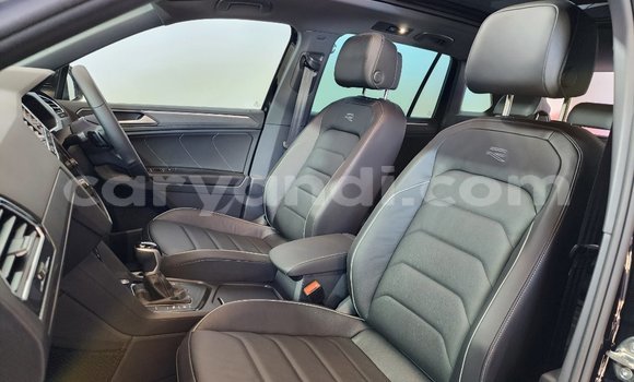 Nunua Ilio tumika Volkswagen Tiguan Nyeusi Gari ndani ya Lusaka nchini Zambia Nunua Ilio tumika Volkswagen Tiguan Nyeusi Gari ndani ya Lusaka nchini Zambia