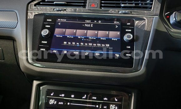 Nunua Ilio tumika Volkswagen Tiguan Nyeusi Gari ndani ya Lusaka nchini Zambia Nunua Ilio tumika Volkswagen Tiguan Nyeusi Gari ndani ya Lusaka nchini Zambia