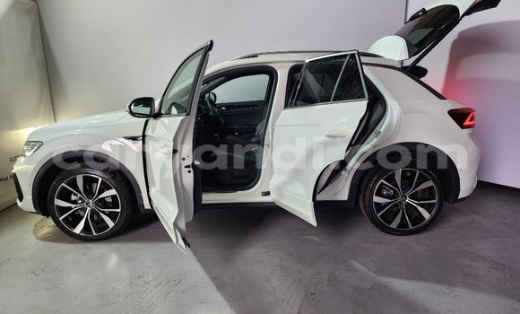 Nunua Ilio tumika Volkswagen Tiguan Nyeupe Gari ndani ya Lusaka nchini Zambia Nunua Ilio tumika Volkswagen Tiguan Nyeupe Gari ndani ya Lusaka nchini Zambia