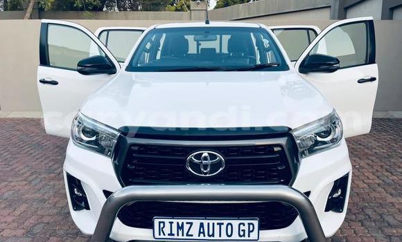 Tenga Tsaru Toyota Hilux Chena Mota in Chilanga in Lusaka Tenga Tsaru Toyota Hilux Chena Mota in Chilanga in Lusaka