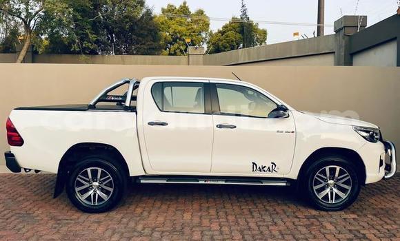 Tenga Tsaru Toyota Hilux Chena Mota in Chilanga in Lusaka Tenga Tsaru Toyota Hilux Chena Mota in Chilanga in Lusaka