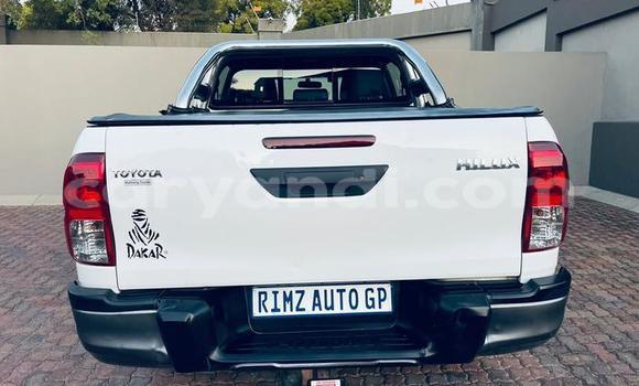 Tenga Tsaru Toyota Hilux Chena Mota in Chilanga in Lusaka Tenga Tsaru Toyota Hilux Chena Mota in Chilanga in Lusaka