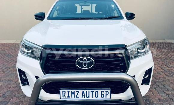 Tenga Tsaru Toyota Hilux Chena Mota in Chilanga in Lusaka Tenga Tsaru Toyota Hilux Chena Mota in Chilanga in Lusaka