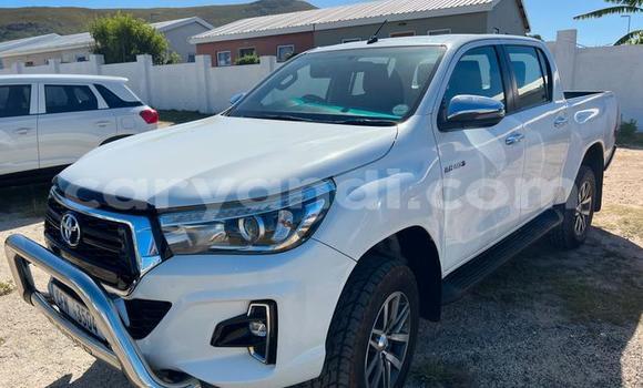 Buy Used Toyota Hilux White Car in Lusaka in Zambia Buy Used Toyota Hilux White Car in Lusaka in Zambia