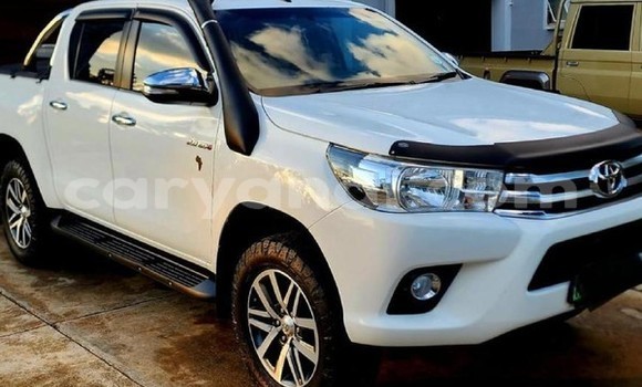 Buy Used Toyota Hilux White Car in Lusaka in Zambia Buy Used Toyota Hilux White Car in Lusaka in Zambia