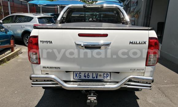 Tenga Tsaru Toyota Hilux Chena Mota in Chilanga in Lusaka Tenga Tsaru Toyota Hilux Chena Mota in Chilanga in Lusaka