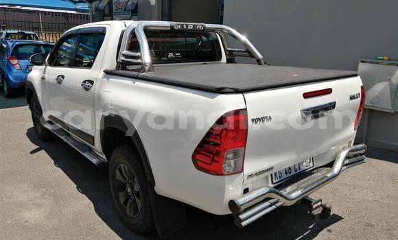 Tenga Tsaru Toyota Hilux Chena Mota in Chilanga in Lusaka Tenga Tsaru Toyota Hilux Chena Mota in Chilanga in Lusaka