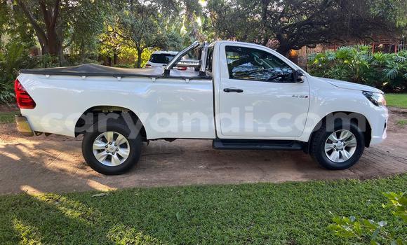 Buy Used Toyota Hilux White Car in Chilanga in Lusaka Buy Used Toyota Hilux White Car in Chilanga in Lusaka