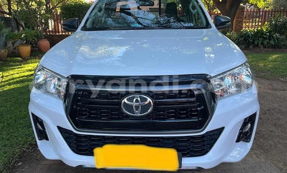 Buy Used Toyota Hilux White Car in Chilanga in Lusaka Buy Used Toyota Hilux White Car in Chilanga in Lusaka